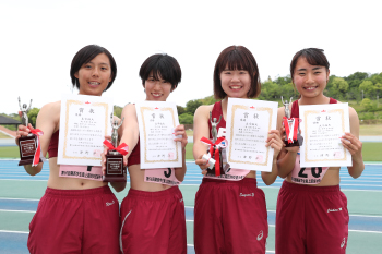 左から林理紗選手、柴田知春選手、吉田紗弓選手、南千尋選手