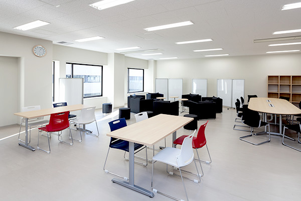 SALL（Self-Access Learning Lounge）